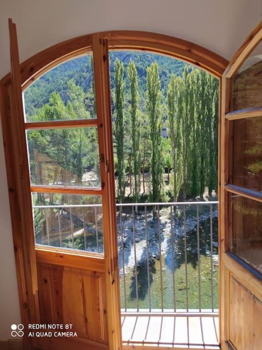 Casa Sobre Rio Noguera Pallaresa Gerri de la Sal 外观 照片